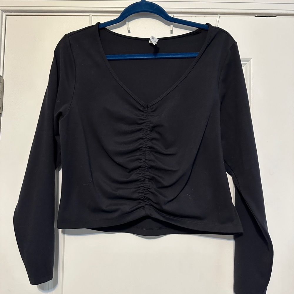 Black longsleeve workout crop top